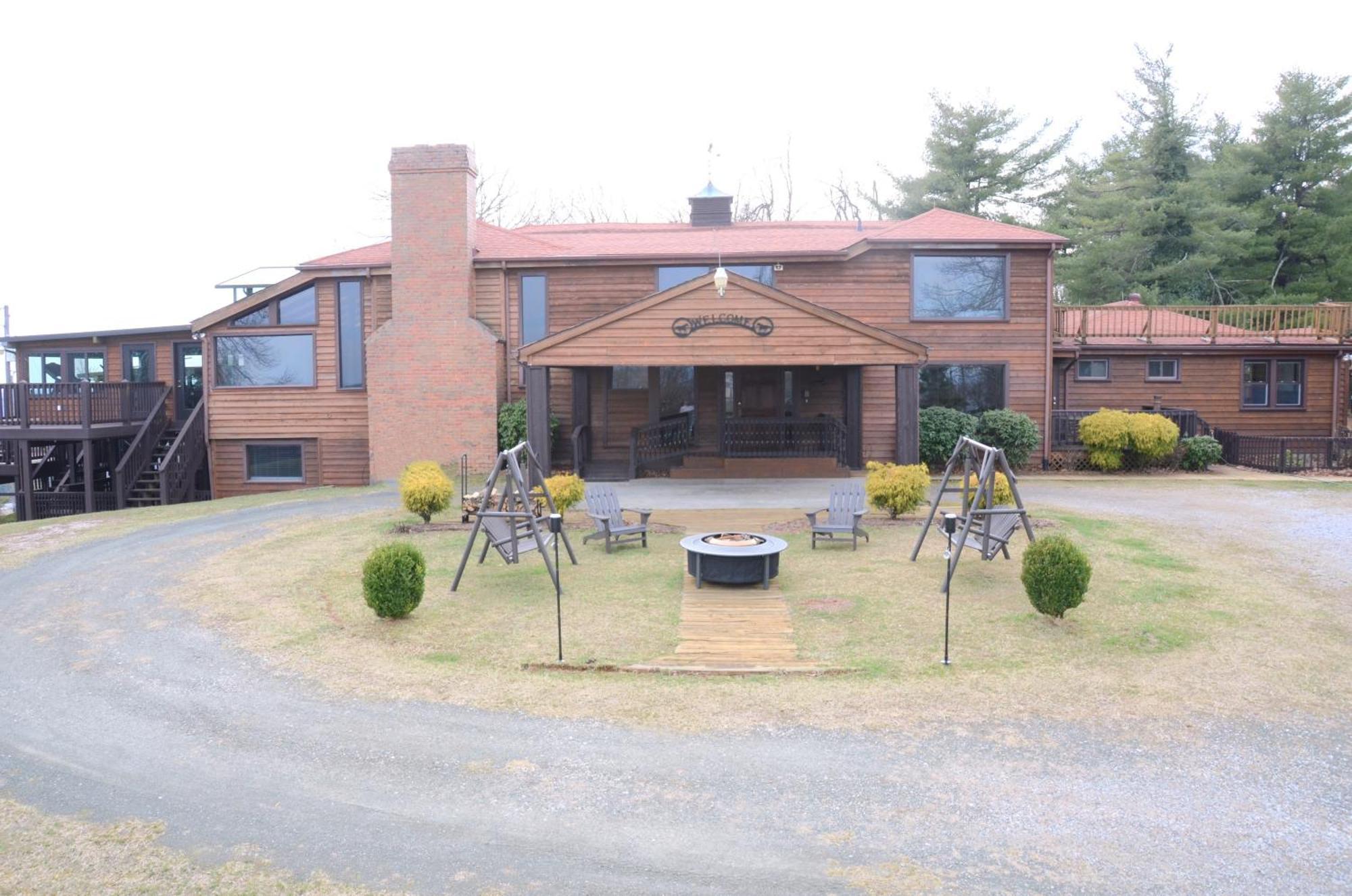 رونوك Bent Mountain Lodge المظهر الخارجي الصورة